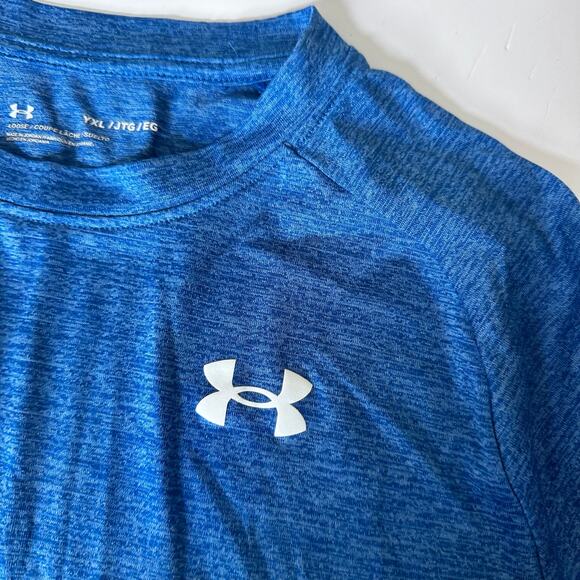 Under Armour athletic tee - Picture 2 of 3